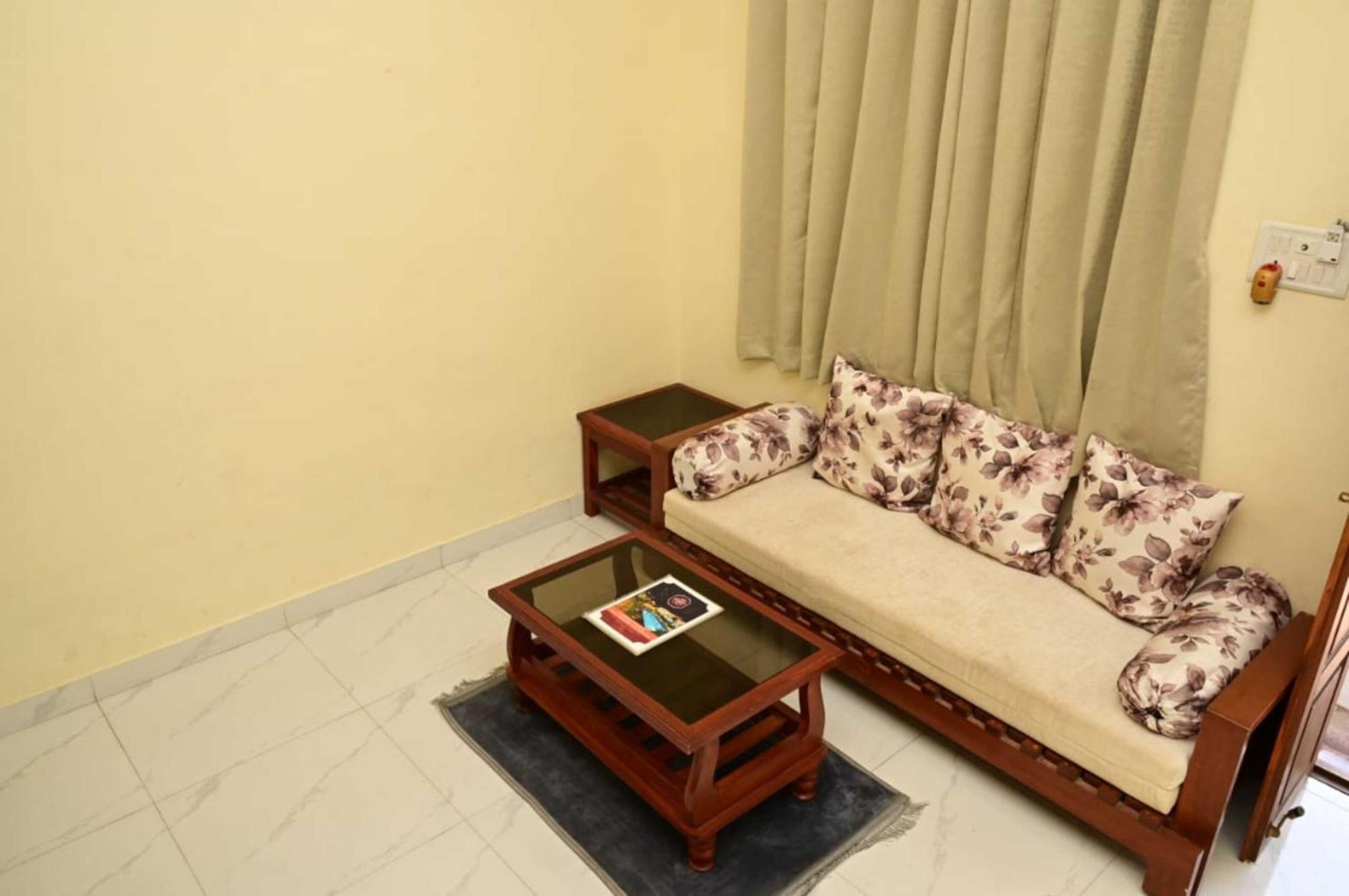 Wada Chirebandi Otel Gimvi Dış mekan fotoğraf